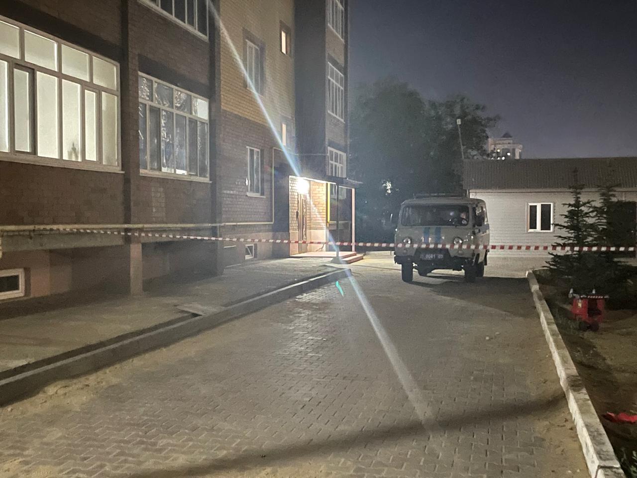 Ребенок погиб, выпав из окна пятого этажа в Уральске